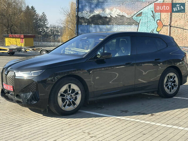 Черный БМВ iX, объемом двигателя 0 л и пробегом 113 тыс. км за 47500 $, фото 3 на Automoto.ua
