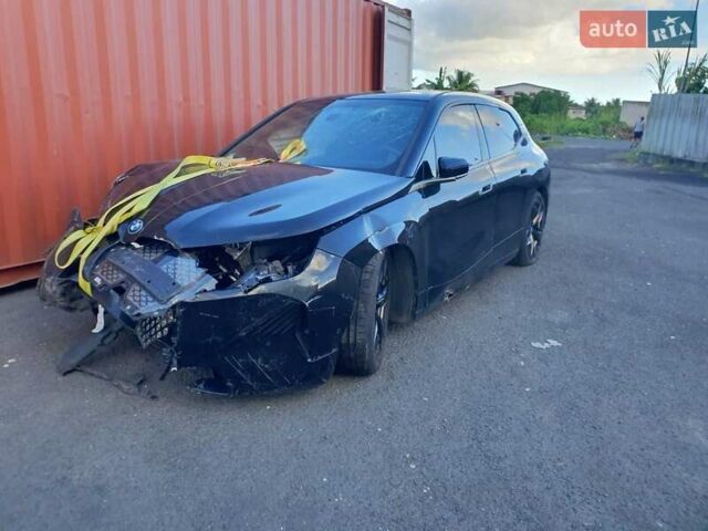 Черный БМВ iX, объемом двигателя 0 л и пробегом 30 тыс. км за 25999 $, фото 1 на Automoto.ua