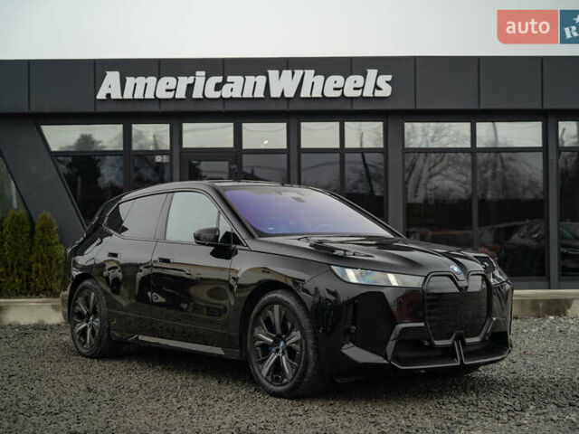 Черный БМВ iX, объемом двигателя 0 л и пробегом 40 тыс. км за 59900 $, фото 2 на Automoto.ua