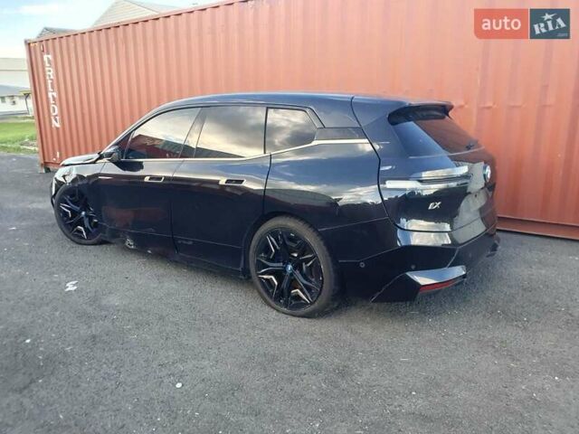 Черный БМВ iX, объемом двигателя 0 л и пробегом 30 тыс. км за 25999 $, фото 4 на Automoto.ua