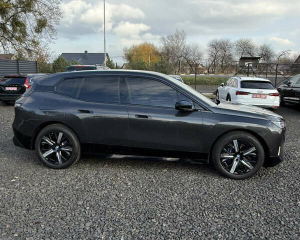 Чорний БМВ iX, об'ємом двигуна 0 л та пробігом 66 тис. км за 59900 $, фото 6 на Automoto.ua