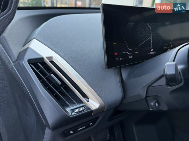 Черный БМВ iX, объемом двигателя 0 л и пробегом 125 тыс. км за 42800 $, фото 51 на Automoto.ua