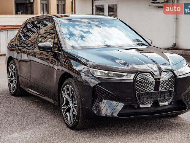 Черный БМВ iX, объемом двигателя 0 л и пробегом 67 тыс. км за 67000 $, фото 8 на Automoto.ua