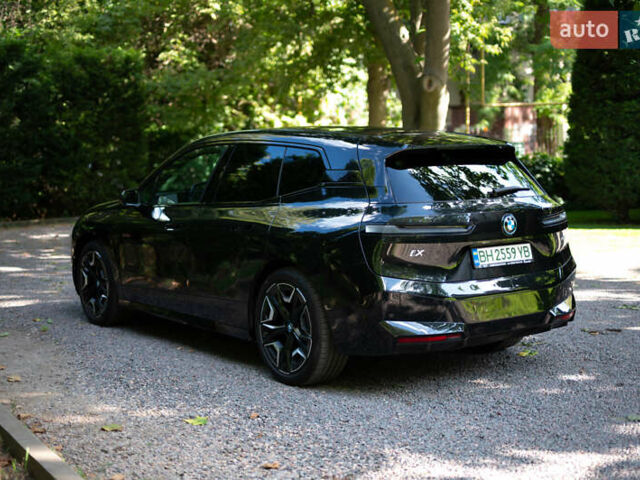 Черный БМВ iX, объемом двигателя 0 л и пробегом 48 тыс. км за 48000 $, фото 11 на Automoto.ua