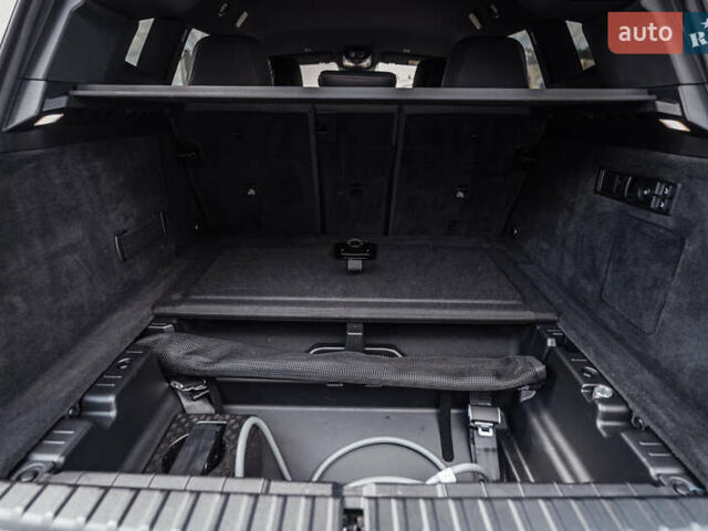 Черный БМВ iX, объемом двигателя 0 л и пробегом 67 тыс. км за 67000 $, фото 31 на Automoto.ua