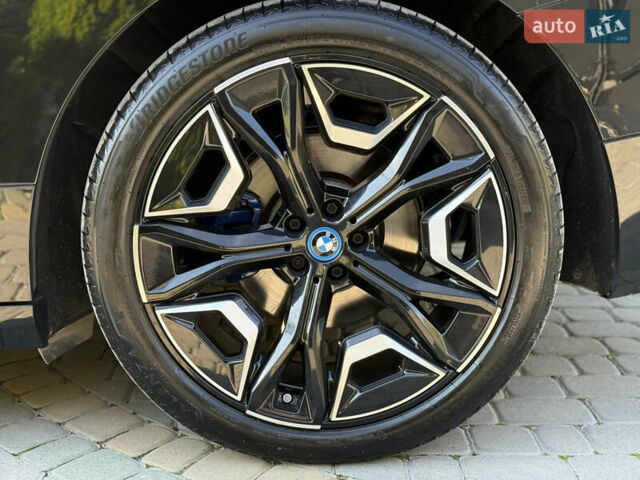 Черный БМВ iX, объемом двигателя 0 л и пробегом 57 тыс. км за 72000 $, фото 102 на Automoto.ua