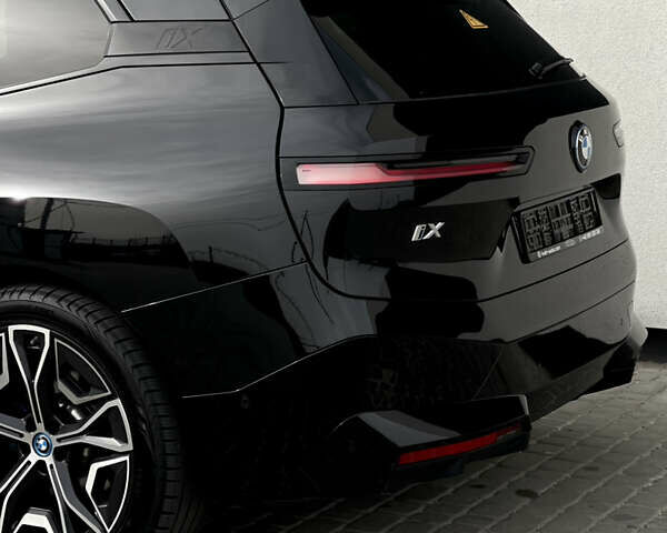 Черный БМВ iX, объемом двигателя 0 л и пробегом 27 тыс. км за 50000 $, фото 37 на Automoto.ua