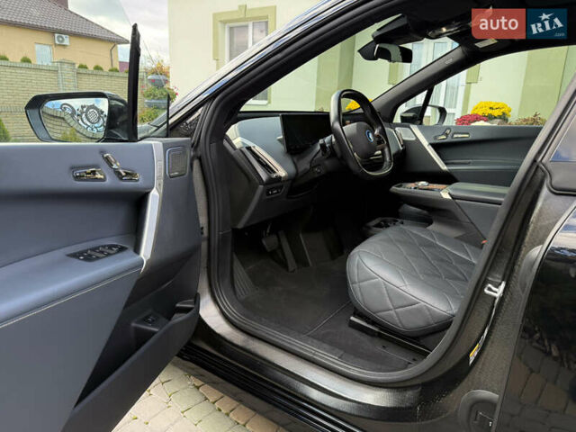 Черный БМВ iX, объемом двигателя 0 л и пробегом 57 тыс. км за 72000 $, фото 44 на Automoto.ua