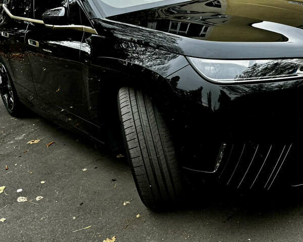 Черный БМВ iX, объемом двигателя 0 л и пробегом 71 тыс. км за 48240 $, фото 5 на Automoto.ua