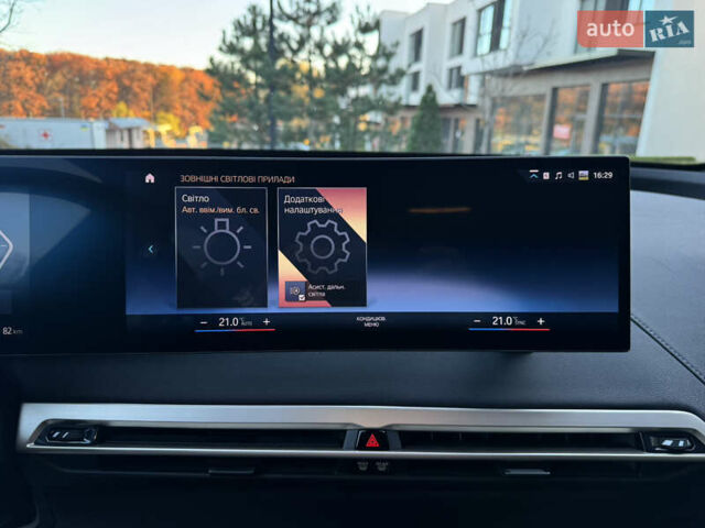 Черный БМВ iX, объемом двигателя 0 л и пробегом 125 тыс. км за 42800 $, фото 38 на Automoto.ua