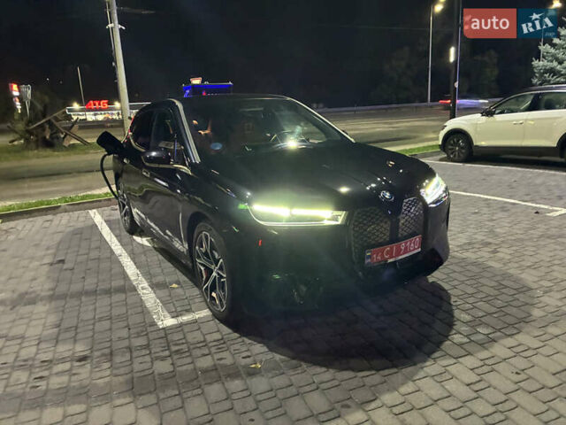 Черный БМВ iX, объемом двигателя 0 л и пробегом 165 тыс. км за 39000 $, фото 3 на Automoto.ua
