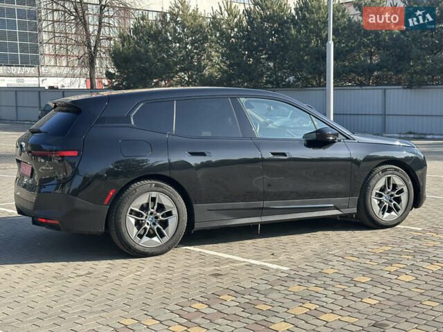 Черный БМВ iX, объемом двигателя 0 л и пробегом 113 тыс. км за 47500 $, фото 9 на Automoto.ua
