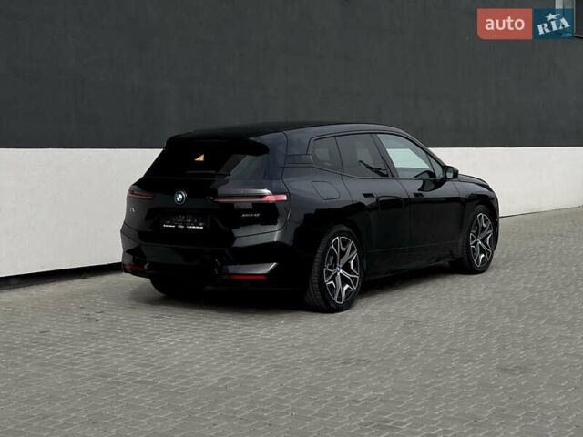 Черный БМВ iX, объемом двигателя 0 л и пробегом 27 тыс. км за 50000 $, фото 45 на Automoto.ua