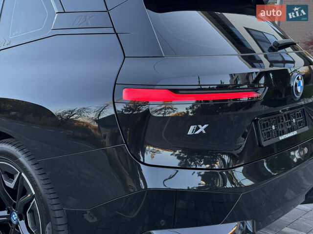 Черный БМВ iX, объемом двигателя 0 л и пробегом 125 тыс. км за 42800 $, фото 19 на Automoto.ua