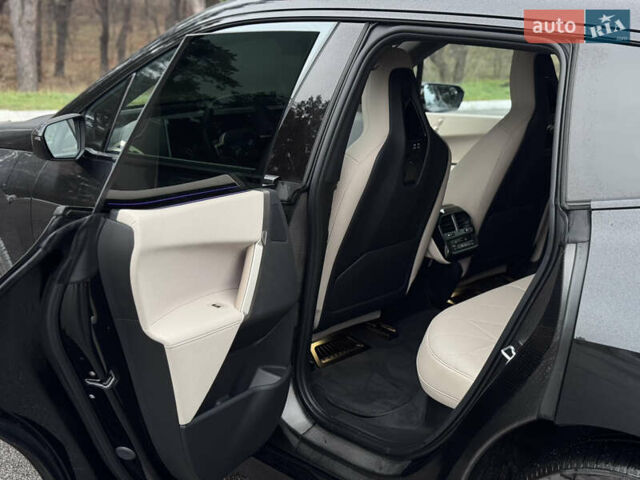 Черный БМВ iX, объемом двигателя 0 л и пробегом 18 тыс. км за 45900 $, фото 43 на Automoto.ua