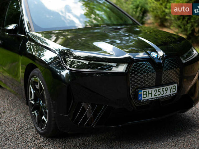 Черный БМВ iX, объемом двигателя 0 л и пробегом 48 тыс. км за 48000 $, фото 3 на Automoto.ua