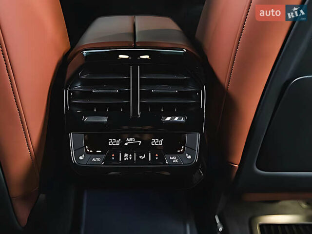 Чорний БМВ iX, об'ємом двигуна 0 л та пробігом 20 тис. км за 79999 $, фото 11 на Automoto.ua
