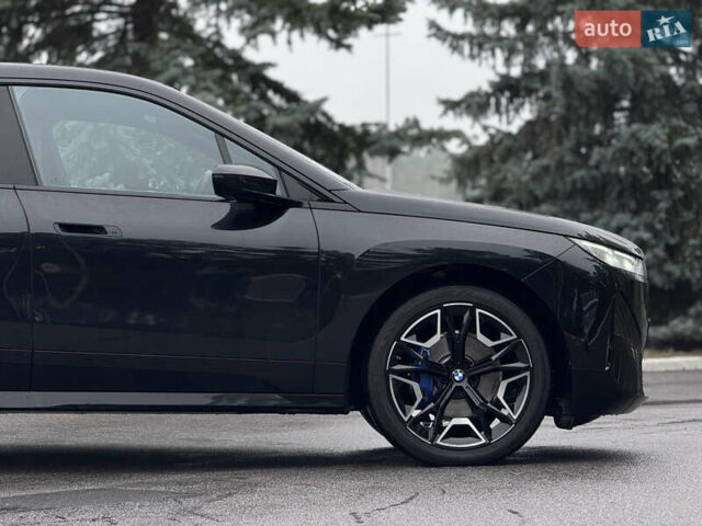 Черный БМВ iX, объемом двигателя 0 л и пробегом 18 тыс. км за 45900 $, фото 9 на Automoto.ua