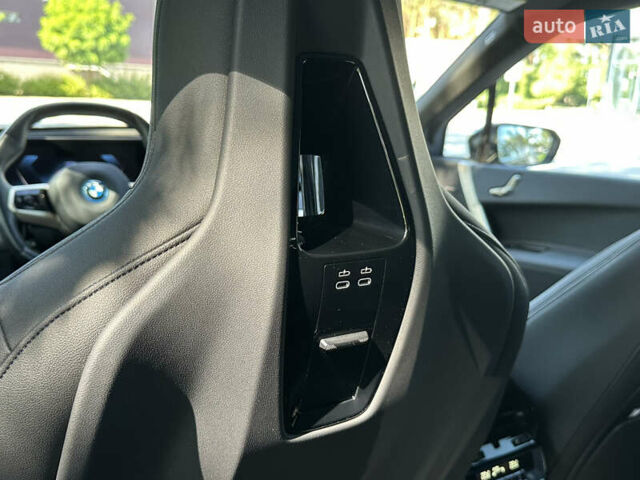 Черный БМВ iX, объемом двигателя 0 л и пробегом 14 тыс. км за 51999 $, фото 48 на Automoto.ua