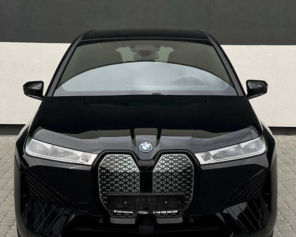 Черный БМВ iX, объемом двигателя 0 л и пробегом 27 тыс. км за 50000 $, фото 10 на Automoto.ua