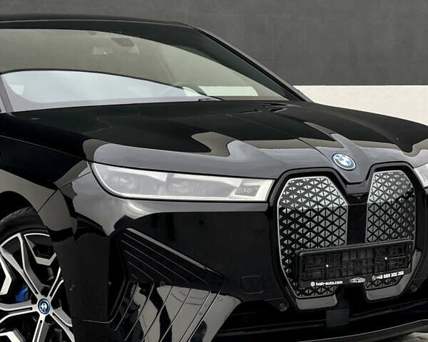 Черный БМВ iX, объемом двигателя 0 л и пробегом 27 тыс. км за 50000 $, фото 26 на Automoto.ua