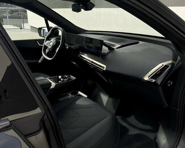 Черный БМВ iX, объемом двигателя 0 л и пробегом 27 тыс. км за 50000 $, фото 66 на Automoto.ua