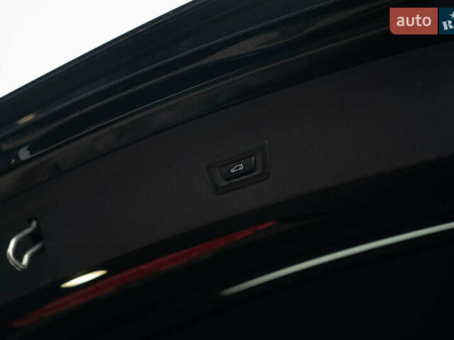 Черный БМВ iX, объемом двигателя 0 л и пробегом 40 тыс. км за 59900 $, фото 21 на Automoto.ua