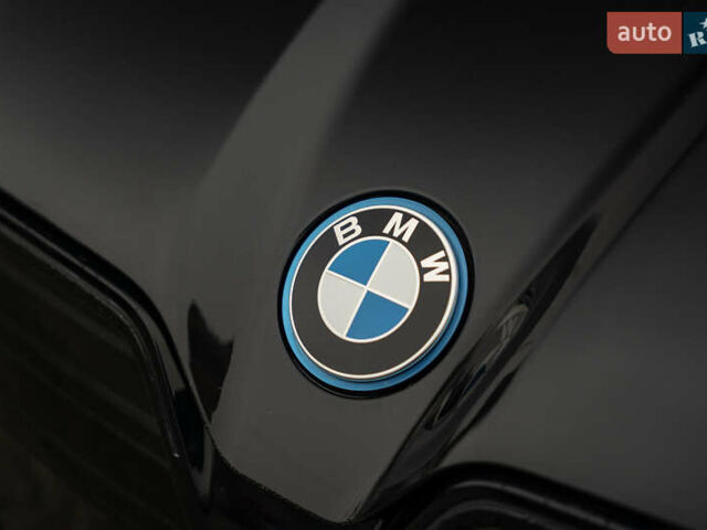 Черный БМВ iX, объемом двигателя 0 л и пробегом 40 тыс. км за 59900 $, фото 15 на Automoto.ua