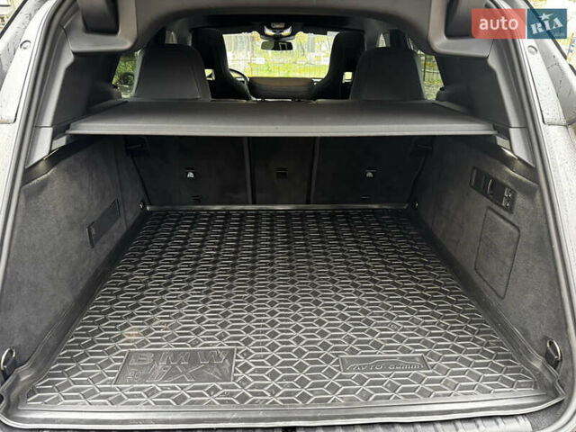 Черный БМВ iX, объемом двигателя 0 л и пробегом 71 тыс. км за 48240 $, фото 18 на Automoto.ua