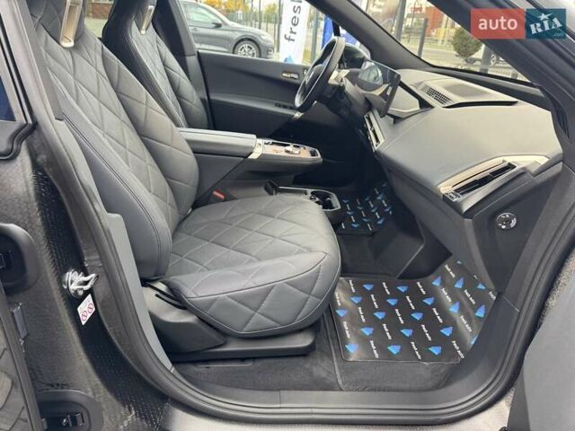 Черный БМВ iX, объемом двигателя 0 л и пробегом 45 тыс. км за 68700 $, фото 42 на Automoto.ua