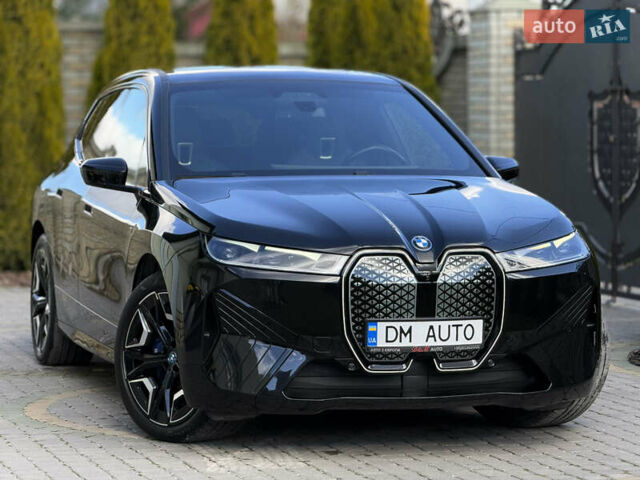 Черный БМВ iX, объемом двигателя 0 л и пробегом 57 тыс. км за 72000 $, фото 7 на Automoto.ua