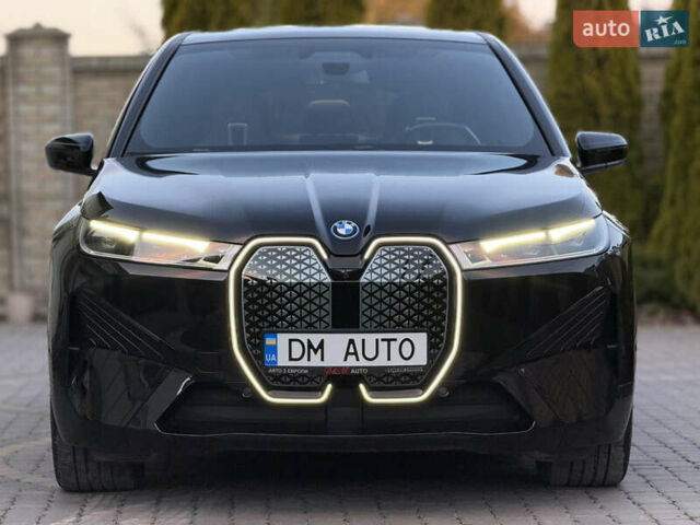 Черный БМВ iX, объемом двигателя 0 л и пробегом 57 тыс. км за 72000 $, фото 1 на Automoto.ua