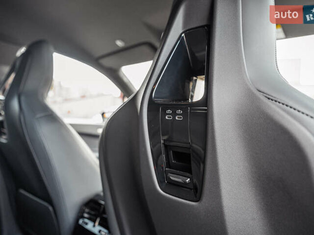 Черный БМВ iX, объемом двигателя 0 л и пробегом 67 тыс. км за 67000 $, фото 42 на Automoto.ua