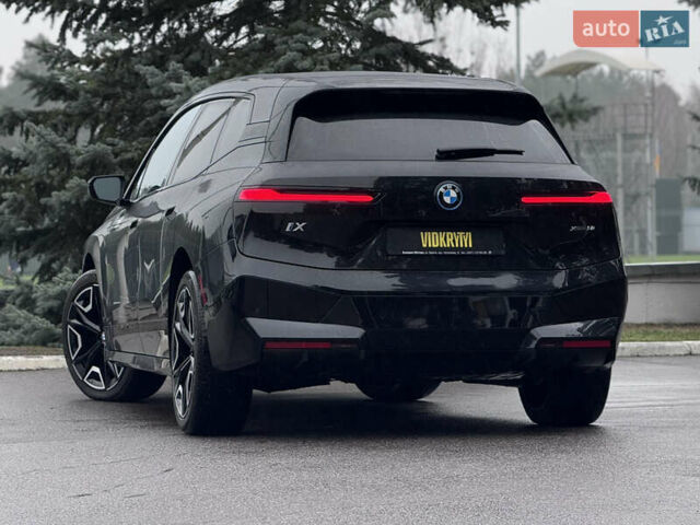 Черный БМВ iX, объемом двигателя 0 л и пробегом 18 тыс. км за 45900 $, фото 16 на Automoto.ua
