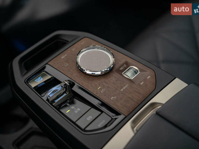 Черный БМВ iX, объемом двигателя 0 л и пробегом 40 тыс. км за 59900 $, фото 41 на Automoto.ua