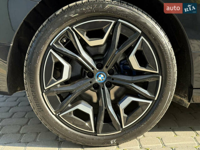 Черный БМВ iX, объемом двигателя 0 л и пробегом 57 тыс. км за 72000 $, фото 100 на Automoto.ua