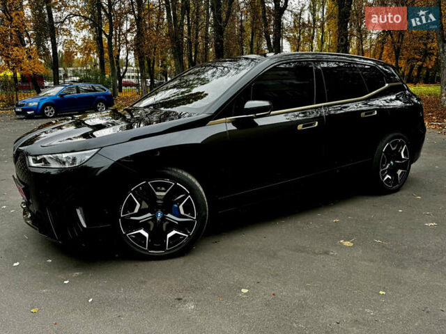 Черный БМВ iX, объемом двигателя 0 л и пробегом 71 тыс. км за 48240 $, фото 8 на Automoto.ua