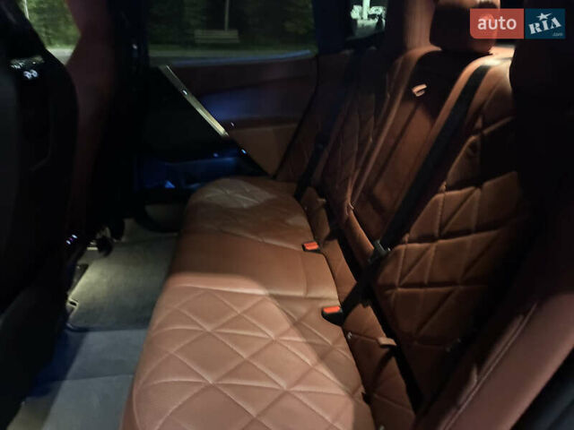 Черный БМВ iX, объемом двигателя 0 л и пробегом 165 тыс. км за 39000 $, фото 21 на Automoto.ua