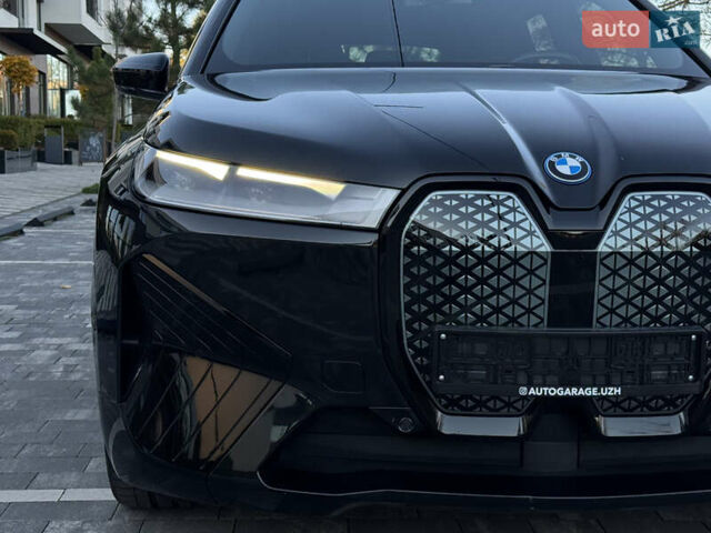 Черный БМВ iX, объемом двигателя 0 л и пробегом 125 тыс. км за 42800 $, фото 12 на Automoto.ua