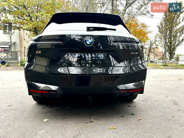 Черный БМВ iX, объемом двигателя 0 л и пробегом 71 тыс. км за 48240 $, фото 22 на Automoto.ua