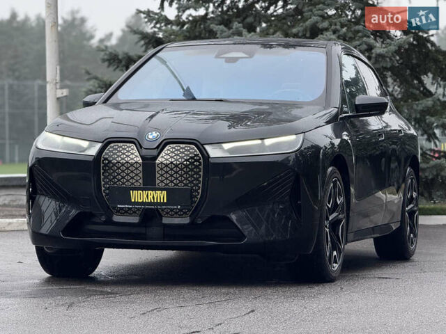 Черный БМВ iX, объемом двигателя 0 л и пробегом 18 тыс. км за 45900 $, фото 2 на Automoto.ua