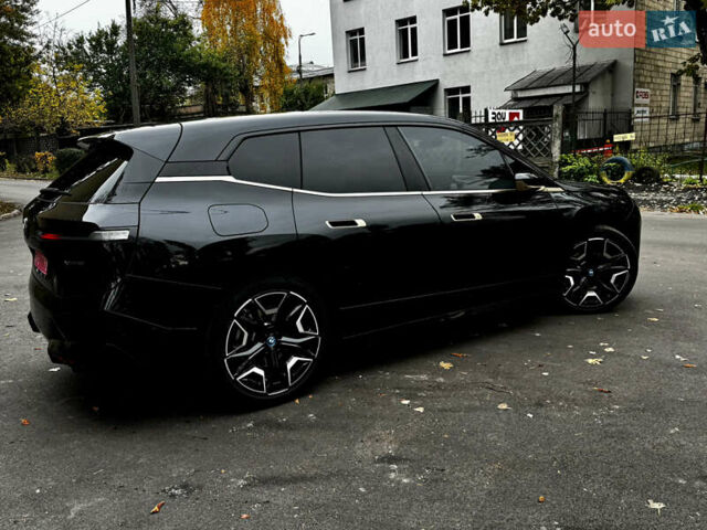 Черный БМВ iX, объемом двигателя 0 л и пробегом 71 тыс. км за 48240 $, фото 7 на Automoto.ua