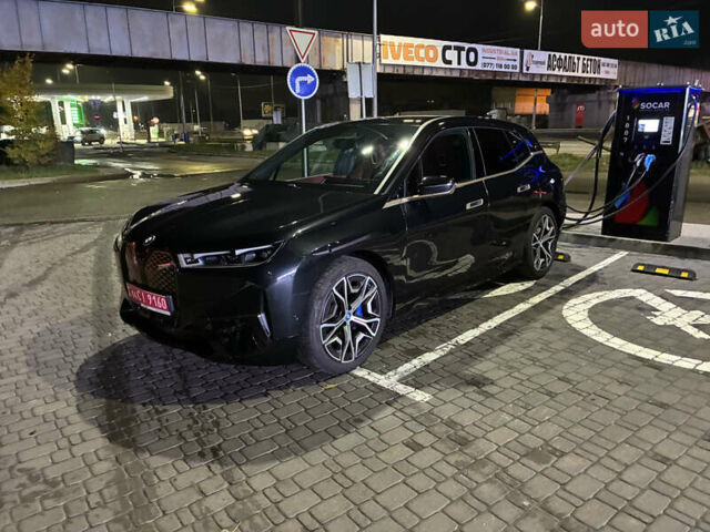Черный БМВ iX, объемом двигателя 0 л и пробегом 165 тыс. км за 39000 $, фото 1 на Automoto.ua