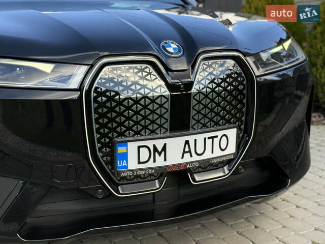 Черный БМВ iX, объемом двигателя 0 л и пробегом 57 тыс. км за 72000 $, фото 14 на Automoto.ua