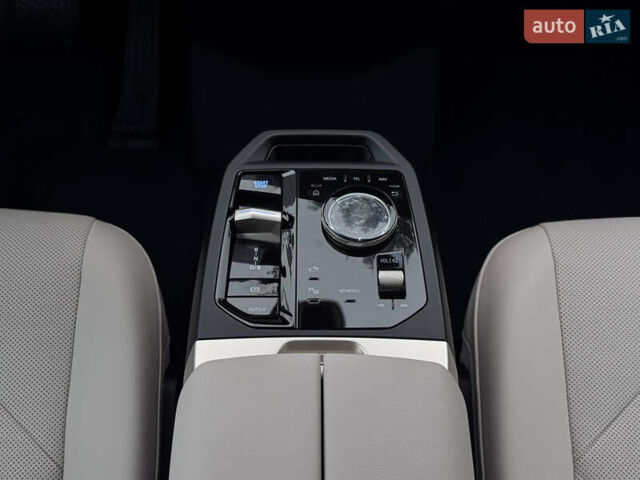 Черный БМВ iX, объемом двигателя 0 л и пробегом 18 тыс. км за 45900 $, фото 42 на Automoto.ua