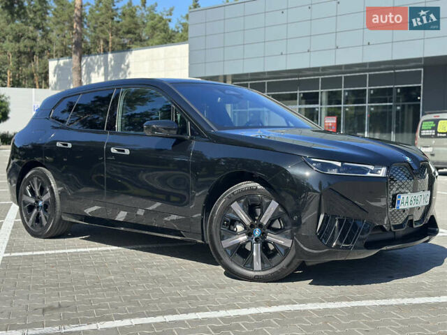 Черный БМВ iX, объемом двигателя 0 л и пробегом 14 тыс. км за 51999 $, фото 3 на Automoto.ua