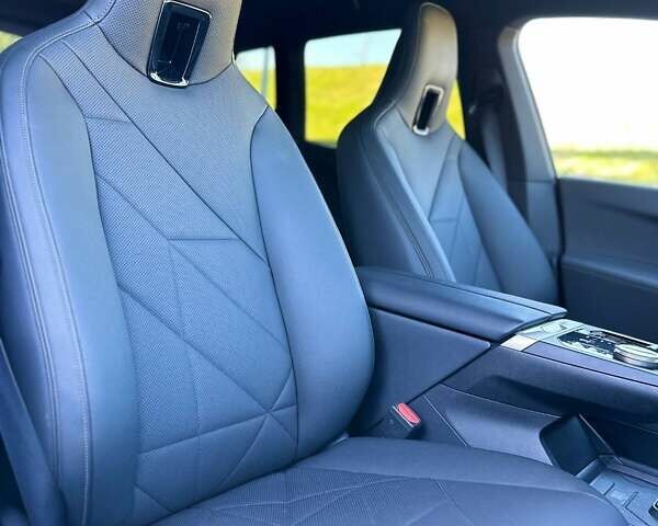 Черный БМВ iX, объемом двигателя 0 л и пробегом 20 тыс. км за 48400 $, фото 4 на Automoto.ua