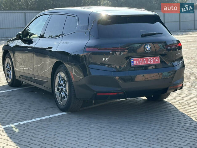 Черный БМВ iX, объемом двигателя 0 л и пробегом 113 тыс. км за 47500 $, фото 6 на Automoto.ua