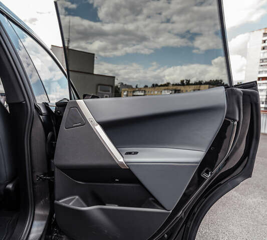 Черный БМВ iX, объемом двигателя 0 л и пробегом 67 тыс. км за 67000 $, фото 50 на Automoto.ua