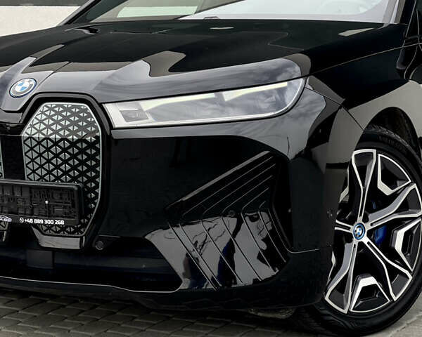 Черный БМВ iX, объемом двигателя 0 л и пробегом 27 тыс. км за 50000 $, фото 6 на Automoto.ua